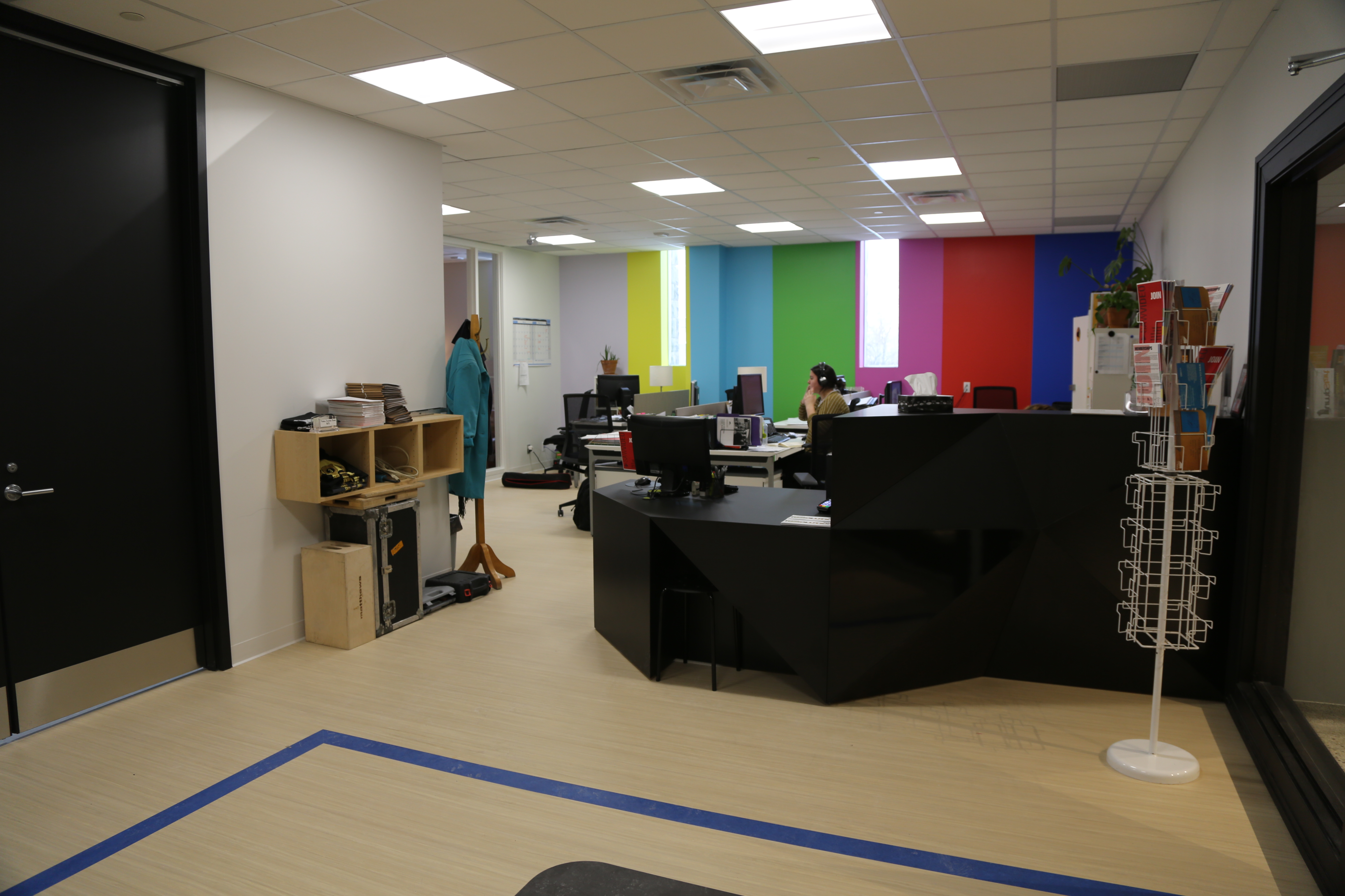 inside saw video office space